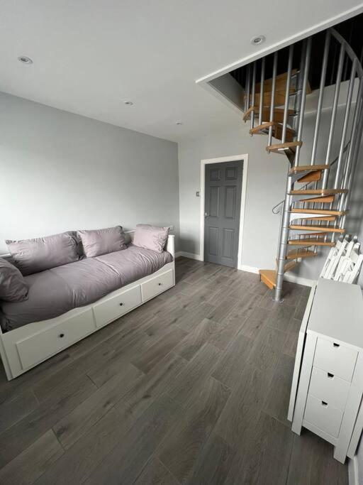 Superb Three Bed Garnant Duplex! Leilighet Eksteriør bilde